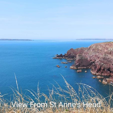 Holiday Home In Dale, Pembrokeshire Rum bild